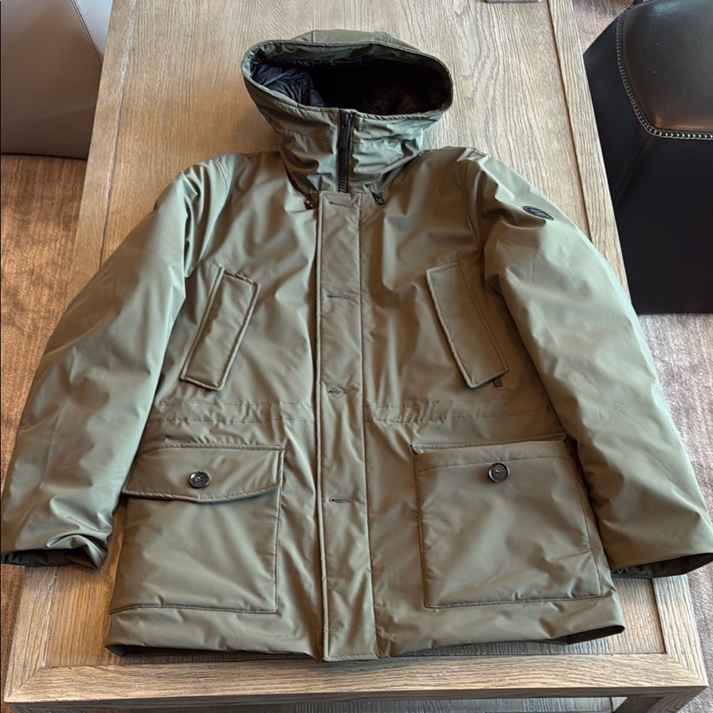 Woolrich Arctic Parka, waterproof down parka in stretch nylon, dark green